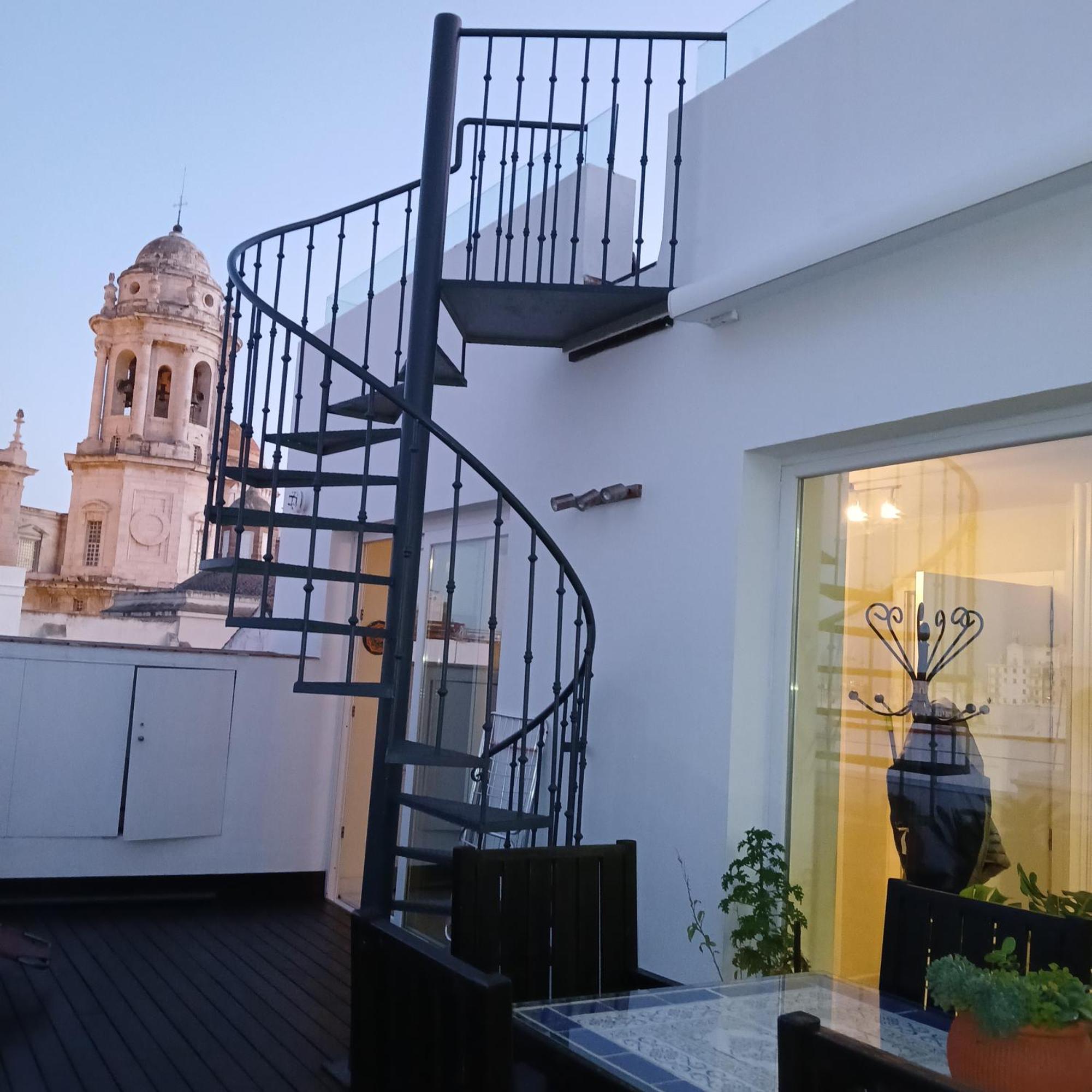 ***** Attic With Impressive Views And Jacuzzi Lägenhet Cádiz Exteriör bild