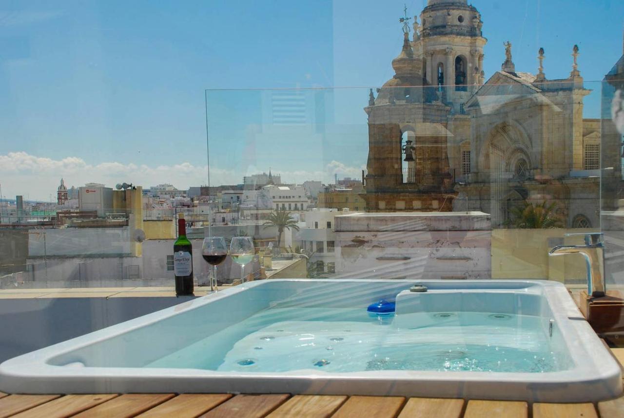 ***** Attic With Impressive Views And Jacuzzi Lägenhet Cádiz Exteriör bild